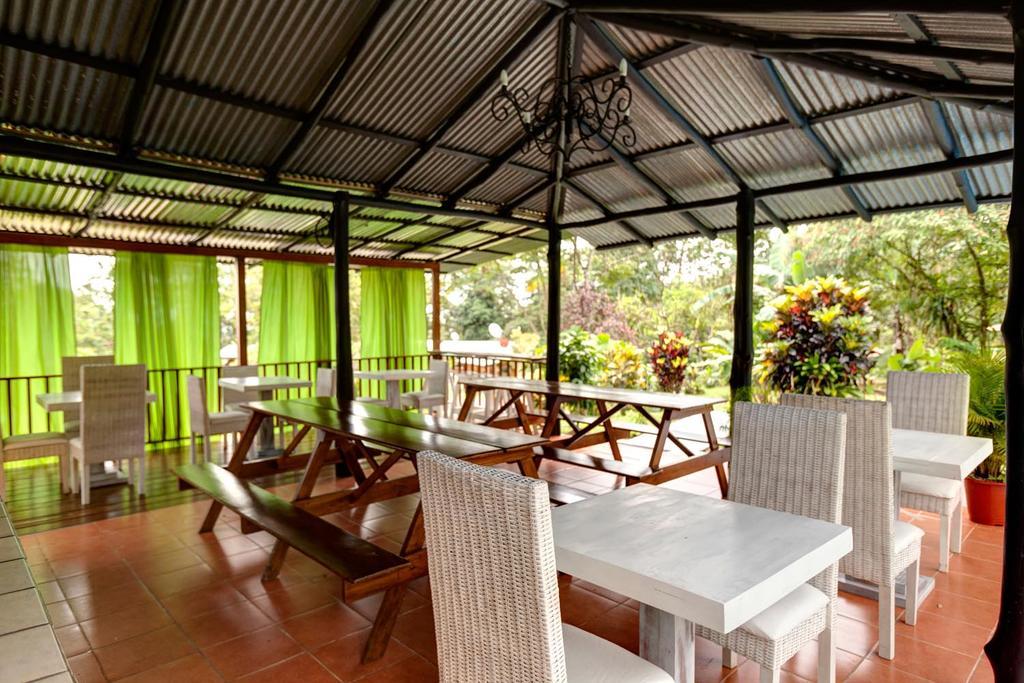 Hotel Brisas Arenal La Fortuna ภายนอก รูปภาพ